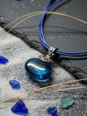 blue pendant necklace